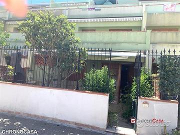 Acqualadroni, rifinito appartamento 3 vani con