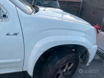 Parafango anteriore. Sx Isuzu Dmax anno 2009