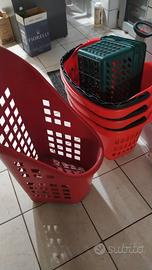 Carrelli cestino con manico estensibile e ruote 