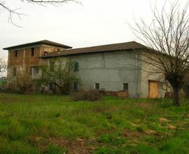 Cascina con terreno