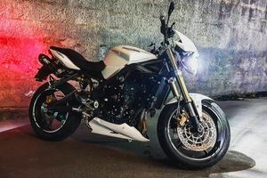 Triumph Street Triple 675 - Anno 2010