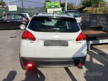 PEUGEOT 2008 SOLO PER PEZZI DI RICAMBIO