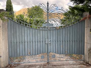 Cancello e cancelletto in ferro battuto pieno