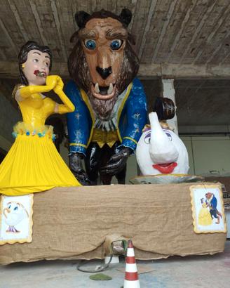 carro allegorico La Bella e Bestia