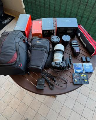Sony Alpha 7M4 con obiettivi
