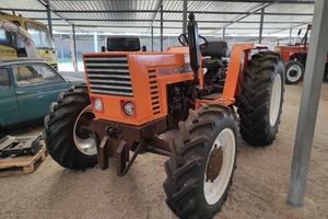 Trattore Fiat 570 dt gomme nuove perfetto