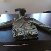 Giacca con cappuccio 