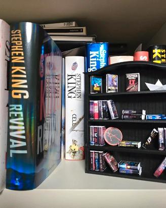 Mini libreria Stephen King comprensiva di libri