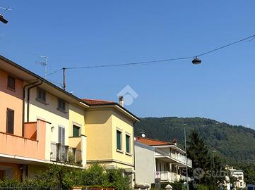 4 LOCALI A PRATO