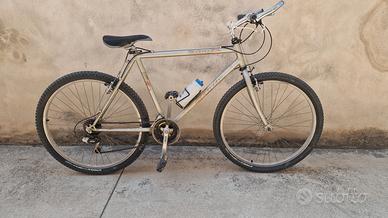 Atalanta bird 26"