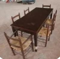 Tavolo da osteria con sedie