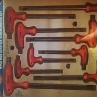 set  di 9 chiavini + set coltelli tagliabalsa