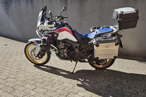Honda CRF1000L Africa Twin DCT Tricolor Adventure