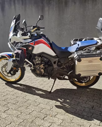 Honda CRF1000L Africa Twin DCT Tricolor Adventure