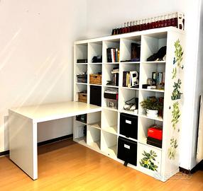 Libreria grande con scrivania – postazione studio/