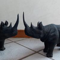 Coppia di Rinoceronti in legno