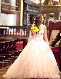 Abito da sposa principesco con corpetto