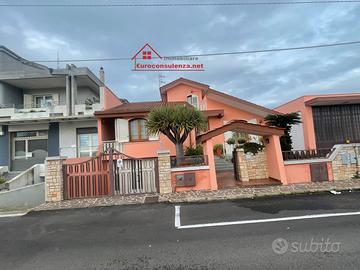 Grande casa a Racale con garage