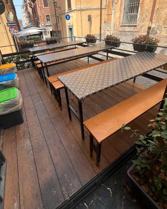 Pedana Bar/Ristorante/Pizzeria, Tavoli e panche