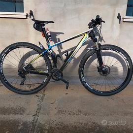 MTB SANTS RUOTE DA 29 TELAIO IN CARBONIO 