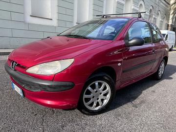 Peugeot 206 1.1 3p. XR