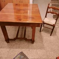 Tavolo d'epoca in vera noce 