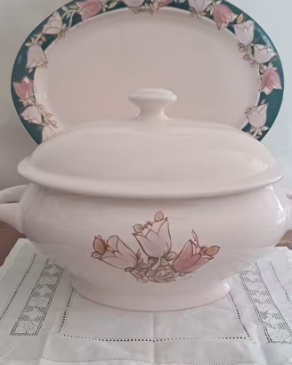 Servizio in ceramica vintage, zuppiera con vassoio