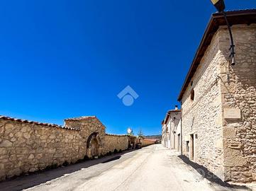 CASA SEMINDIPENDENTE A L'AQUILA