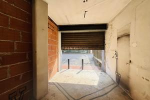 NEGOZIO DA RISTUTTURARE