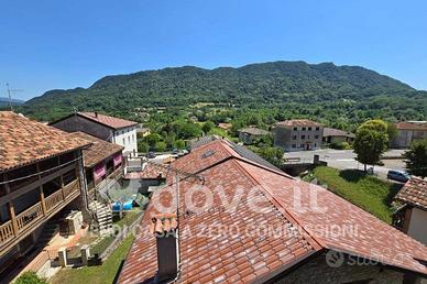 Attico / Mansarda di 45 m² con 1 locale a Revine L