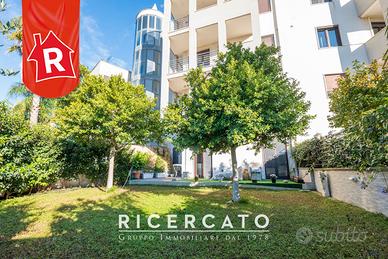 Appartamento con giardino e box, Via M.delle Site