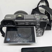 Sony a6000 come nuova con due obiettivi inclusi. 