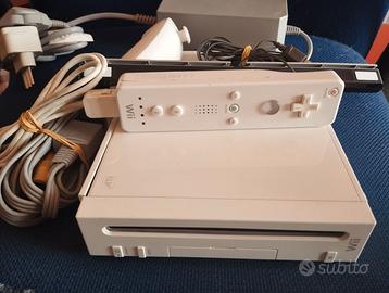 WII COMPLETA DI TUTTI GLI ACCESSORI + GIOCHI