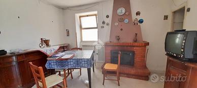 CASA SEMINDIPENDENTE A FUMONE