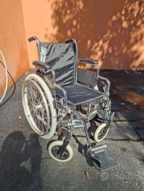 CARROZZINA SEDIA A ROTELLE ANZIANI DISABILI