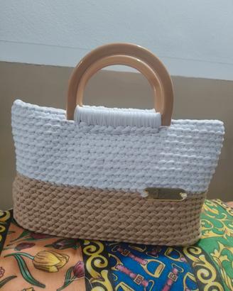 borsa beige e bianca 