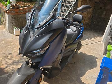 Yamaha X MAX 400