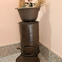 Stufa in ghisa a legna vintage