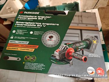 Smerigliatrice angolare a batteria nuova