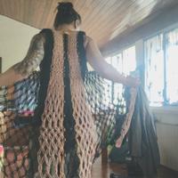 Gilet lungo in macramè 
