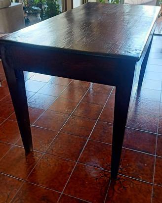 Tavolo in legno rustico