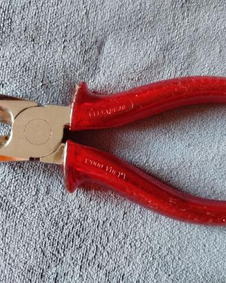 Pinza Pastorino Electrisol 12000V