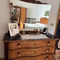 Armadio con specchiera