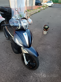 Beverly 300s blu opaco