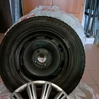 4 cerchi in metallo misura R 15 Peugeot 207