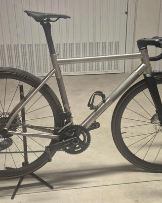 TITANIUM ROAD REWEL