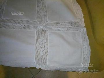 Tovaglia/centrotavola fatto a mano