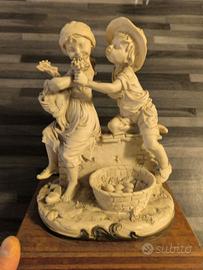 Statuina da collezione Giuseppe Armani