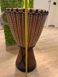 Bongo arrigianale africano