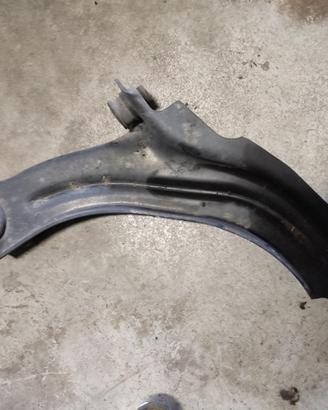 Bracc oscill ant. dx RENAULT CLIO 898cc benz 2016